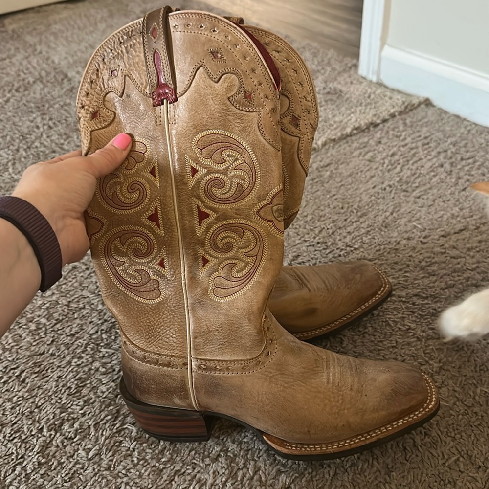 Arits boots